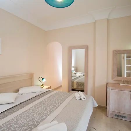 Andreas Apartment Kamari (Santorini)
