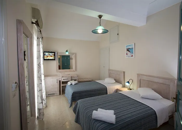 Andreas Kamari (Santorini)